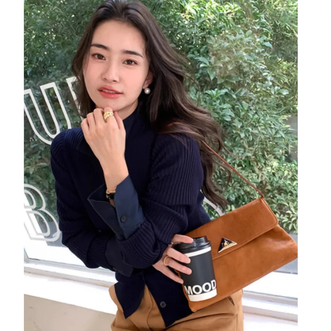 2024 Fashionable V-Neck 100% Pure Cashmere Knitted Cardigan for Women