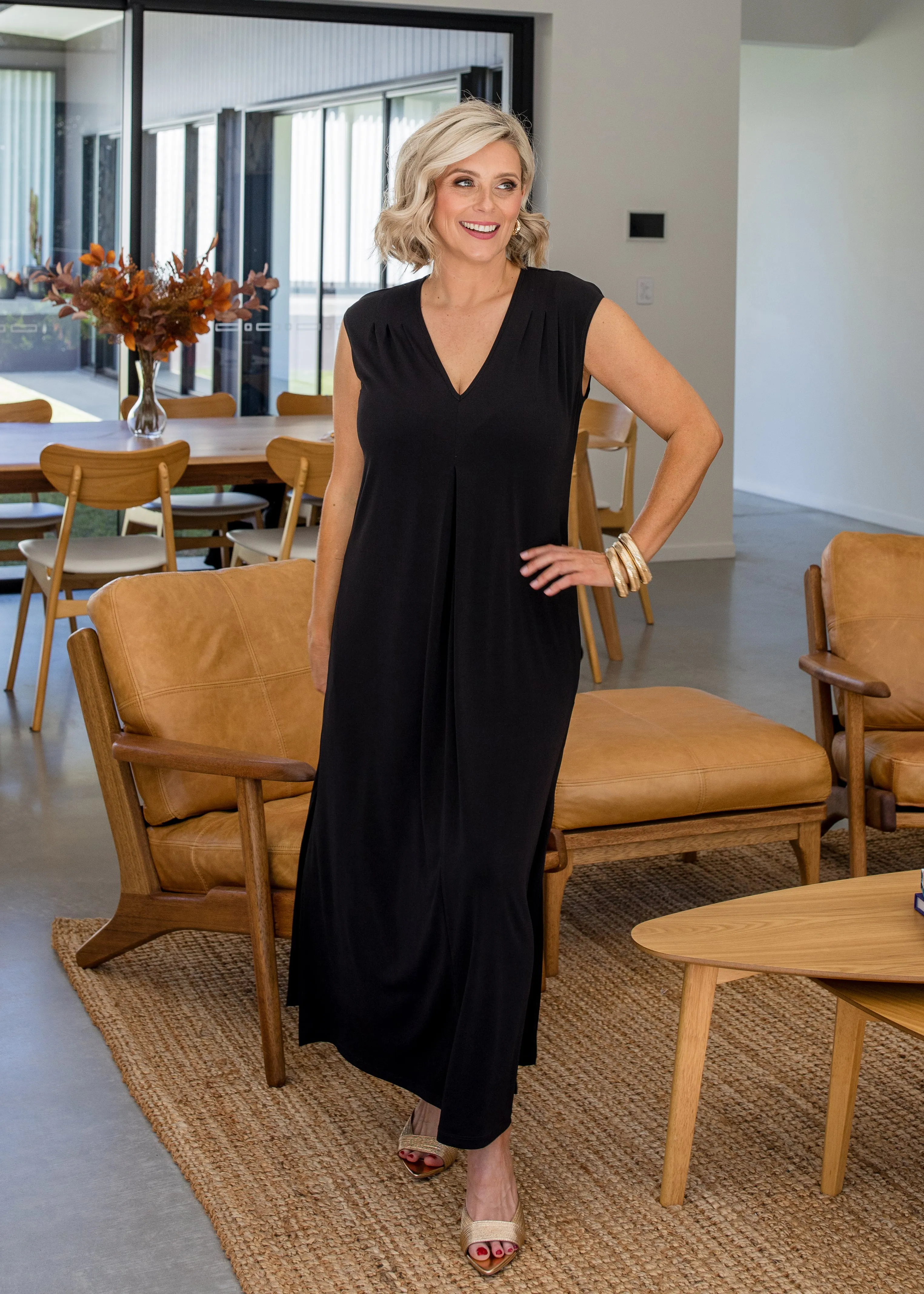 Divine jersey V neck maxi dress in Black