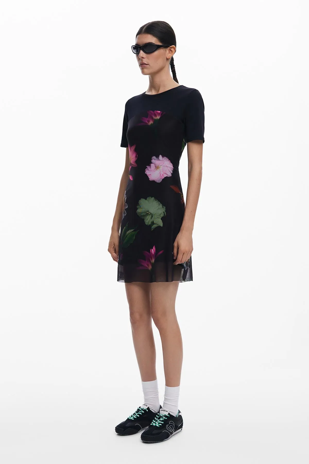 Short Dress With Combined Flowers