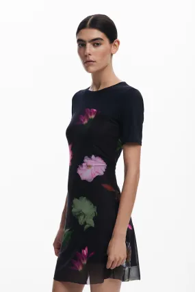 Short Dress With Combined Flowers