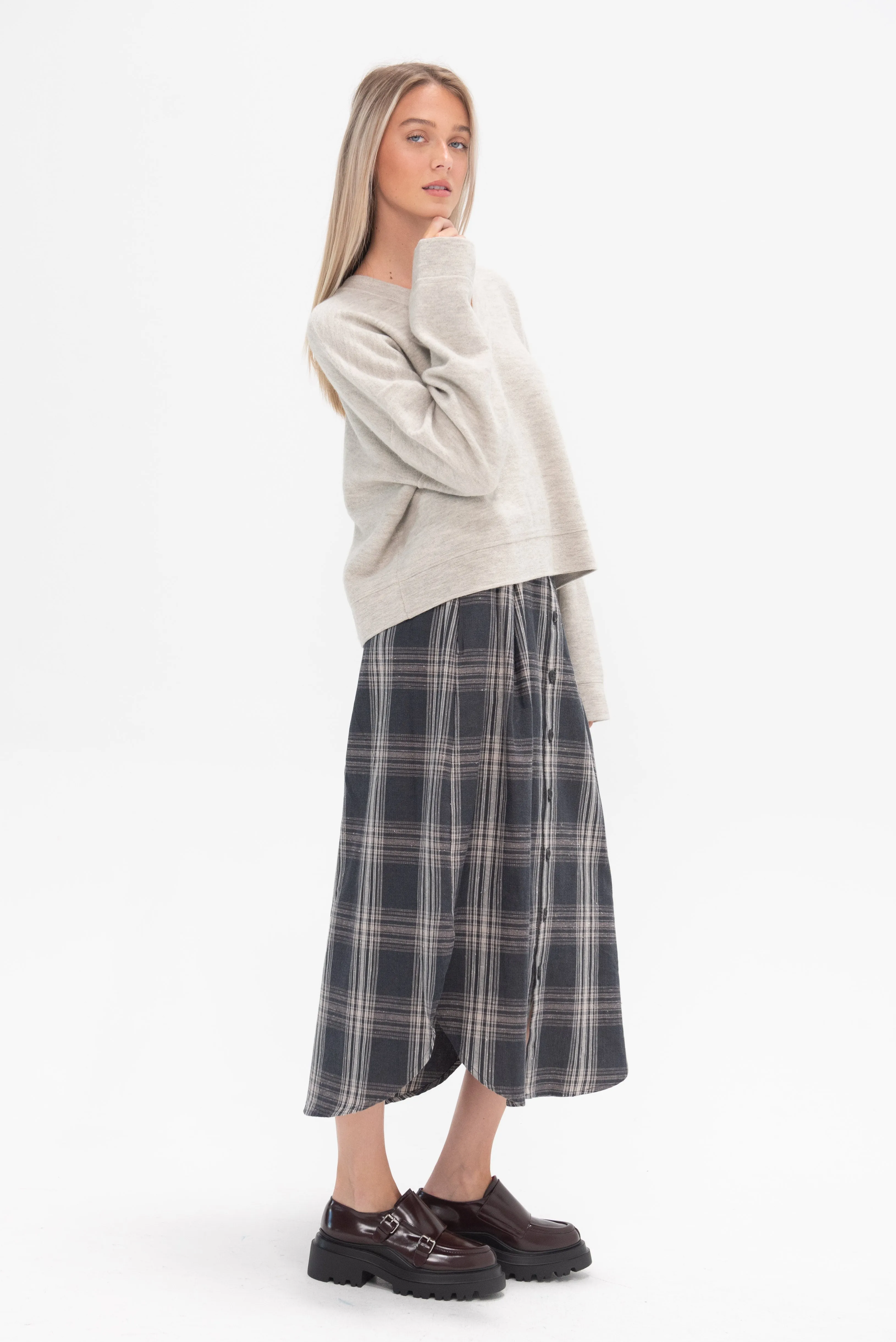 Wide V-neck, Carrara